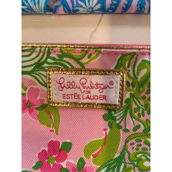 2 Lilly Pulitzer Cosmetic and Traveling Pouch Blue Pink - Picture 3 of 10